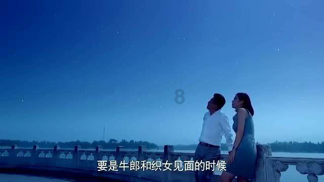 漂亮女孩清洗车